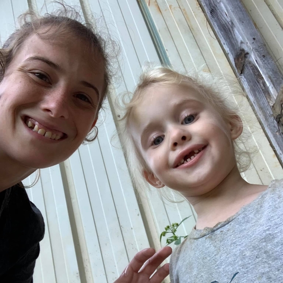 Meet your Posher, Tonya - Picture 1 of 1
